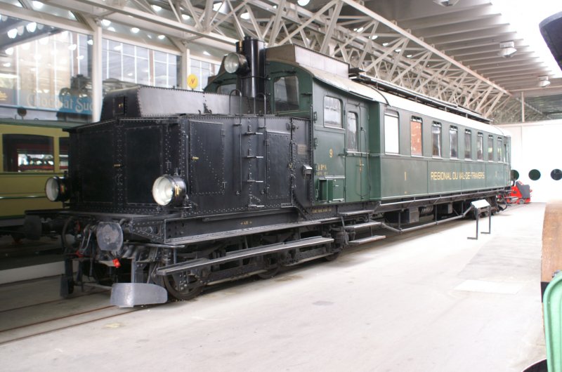 Der Dinosaurier ABm 2/5 Nr 9 der RVT abgestellt im Verkehrshaus der Schweiz in Luzern, aufgenommen am 28.05.2006.
