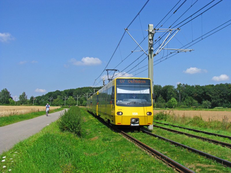Der DT 8 3339 ist am 4.August 2009 als U7 auf der sehr schnen berlandstrecke zwischen Stuttgart-Heumaden und Ostfildern-Ruit unterwegs. 
