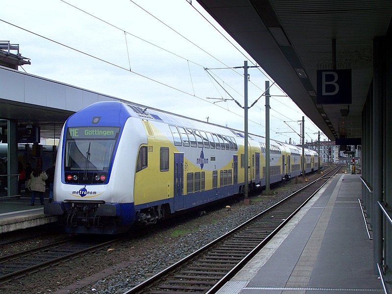 Der eben eingetroffene ME aus Uelzen mit ME 146-17 an der Spitze, fhrt in wenigen Minuten weiter in Richtung Gttingen. 09.03.08 in Hannover Hbf