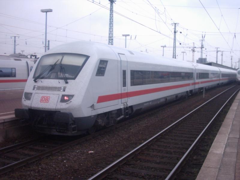 Der ehemalige Metropolian war am 360.04.2005 als ICE von Dsseldorf nach Berlin in Dortmund unterwegs. Zuglok ist 101 130.