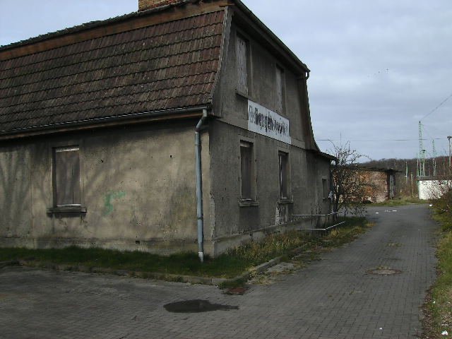 Der ehmalige Kleinbahnhof in Bergen/Rgen am 07.4.2008