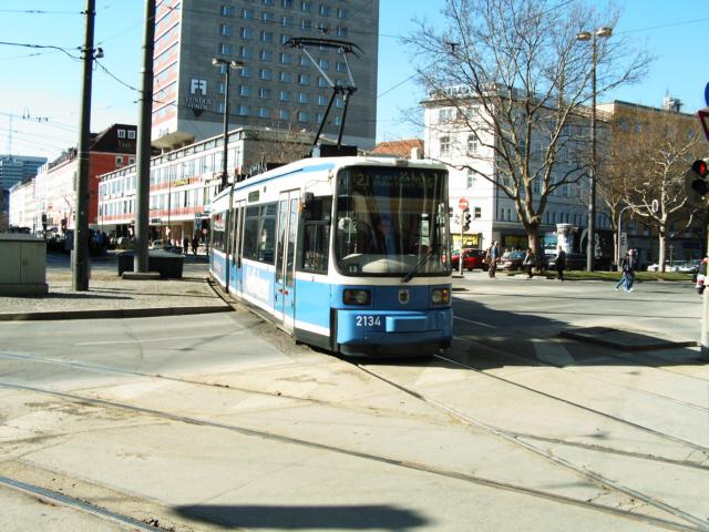 der einzige R2.2. war am 18.03.05: 2134, der auf der Linie 20/21 fuhr.