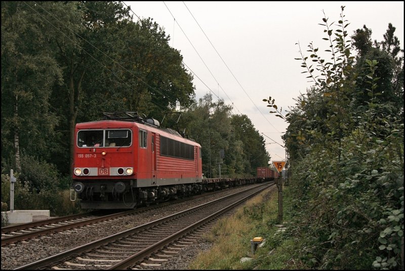 Der  Energiecontainer  155 057 bringt unweit von Haltern einen schlecht ausgelasteten Containerzug in Richtung Norden. Weis jemand ob Containerzge planmig ber die KBS 425 verkehren? (04.10.2008)
