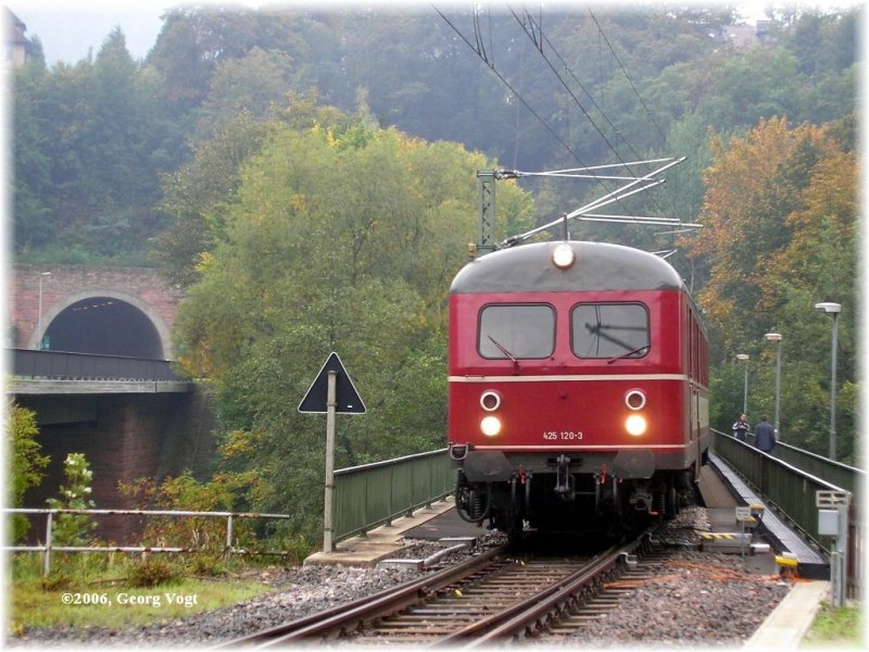 Der ET25 bei der Einfahrt in Neuenbrg. 15.10.06