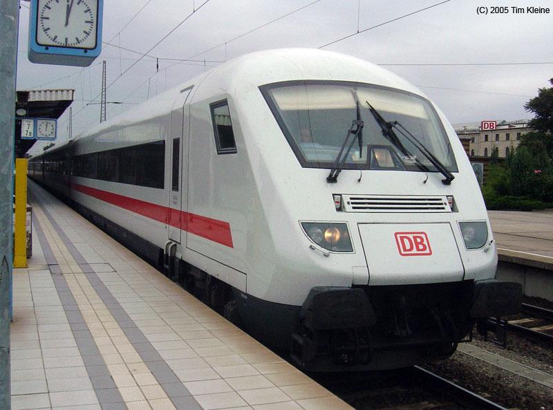 der Ex-Metropolitan steht am 27.07.2005 als IC in Magdeburg Hbf.