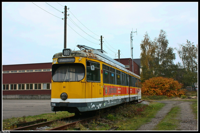 Der ex. Mlheimer GT6 256 auf dem Gelnde der Feuerwehr nhe der Oberhausener Haltestelle  Feuerwache .