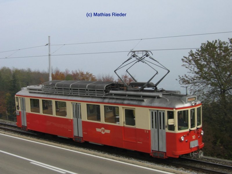 Der Forchbahn BDe 4/4 10 am 28.10.07 im Einsatz unterhalb Scheuren