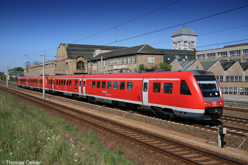Der Franken-Sachsen-Express in Form von 612 991 rauscht am 30.04.07 durch Chemnitz-Siegmar.