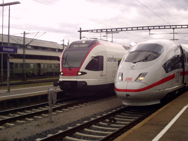 Der frisch getaufte ICE3 403 035  Konstanz  trifft in Konstanz auf einen ausfahrenden RABe 526  Seehas  nach Engen. Wie lange wird es dauern bis sich diese Situation wohl wiederholt? 19.04.08