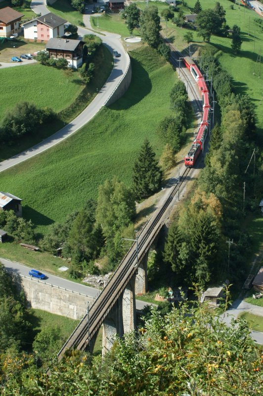 Der Glacier Express 904 bei Grengiols am 28. August 2009
