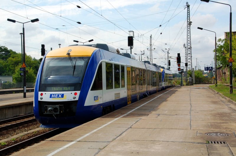 Der HEX nach Thale verlsst am 03.08.09 den Magdeburger Hbf.