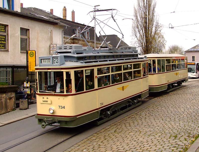 Der historische Triebwagen Nr.734 der Dresdner Verkehrsbetriebe am 12.4.08 in der Gleisschleife Niedersedlitz
