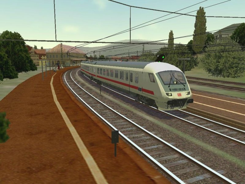 Der IC 2299 Frankfurt (M) Hbf - Salzburg ber Mannheim, Stuttgart, Mnchen und Rosenheim hier in Geislingen(Steige)