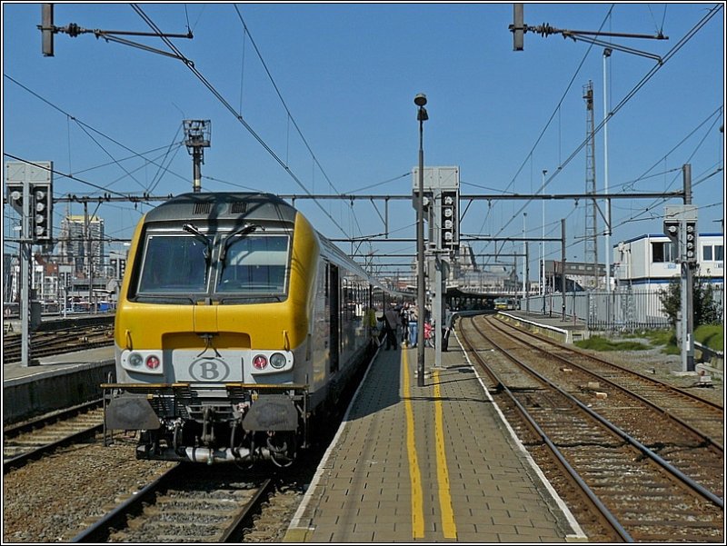 Der IC A aus Eupen ist soeben im Bahnhof von Oostende angekommen und wird wenig spter seine Fahrt dorthin wieder aufnehmen. 14.09.08 (Hans)