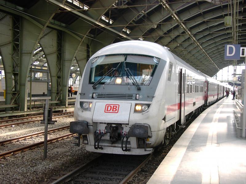 Der IC-Steuerwagen wartet in Berlin Ostbahnhof auf seine weiterfahrt. Auf genommen am 19.4.2005
