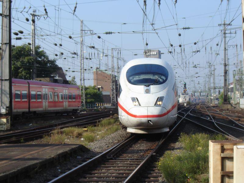 Der ICE 3  Baden-Baden  wird bereit gestellt.