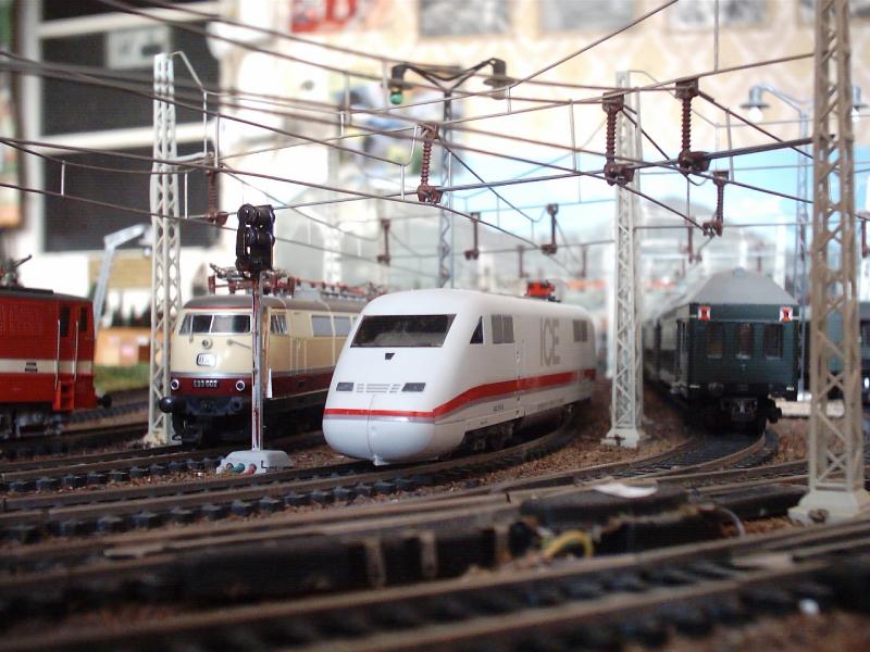 Der ICE hat Ausfahrt