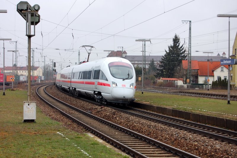 Der ICE-T in seinem Element... der Bogen leicht berhht.. aktive Neigetechnik.. so legt man sich elegant in die Kurve.