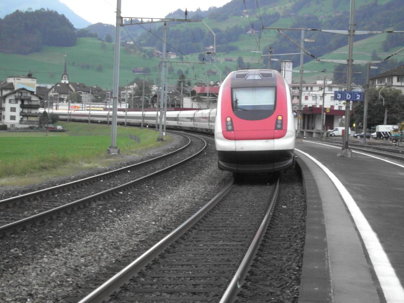 Der ICN bei einem Zwischenhalt in Schwyz am 08.09.2007 