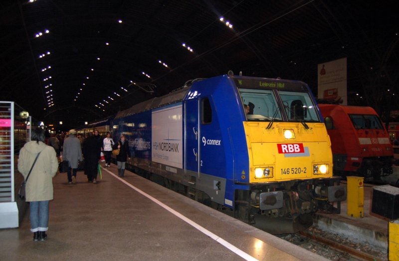 Der InterConnex ist am 29.11.08 von Berlin kommend im Leipziger Hbf angekommen. Als Zuglok fungierte an diesem Tag 146 520.
