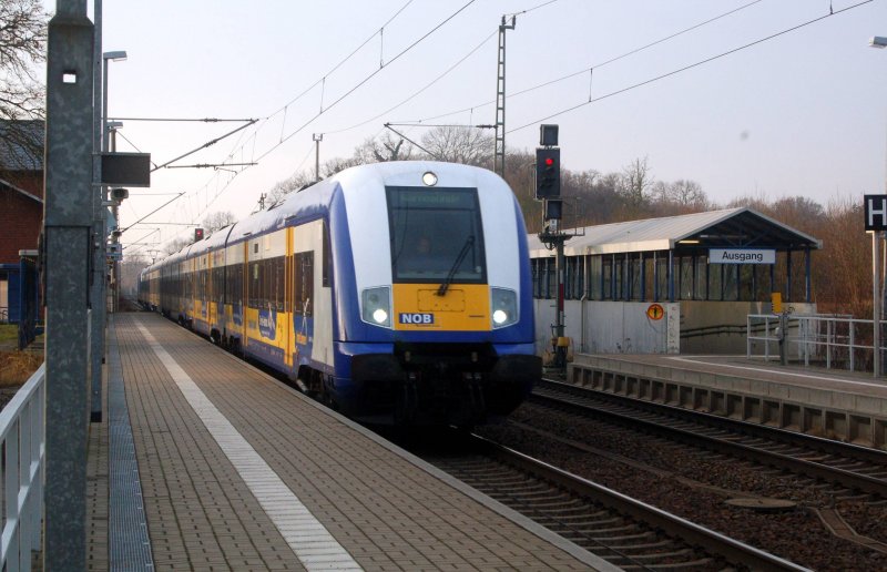 Der Interconnex von Leipzig Hbf nach Warnemnde durchfhrt am 15.12.08 den Bahnhof Burgkemnitz.