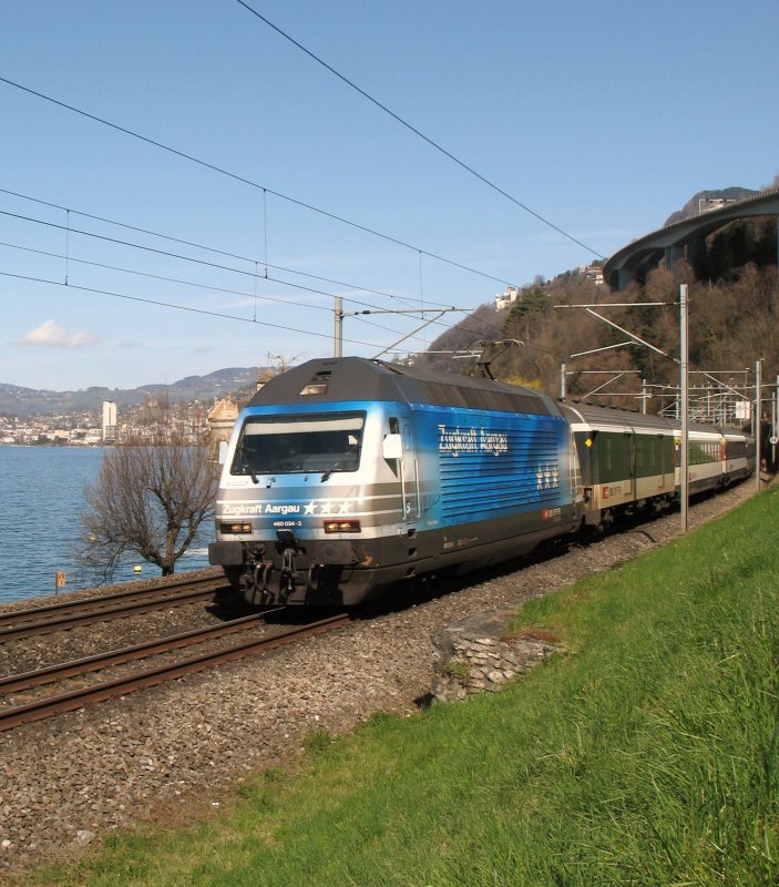 Der IR 1423 von Geneve-Aeroport nach Brig mit der Re 460 024-3 kurz vor Villeneuve.
(29.03.2008)