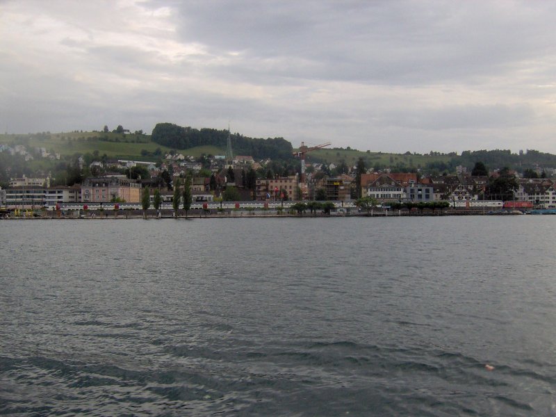 Der IR Zrich-Chur mit einer IC 2000 Komposition  macht einen kurzen halt in Wdenswil. Im Juli 2006  