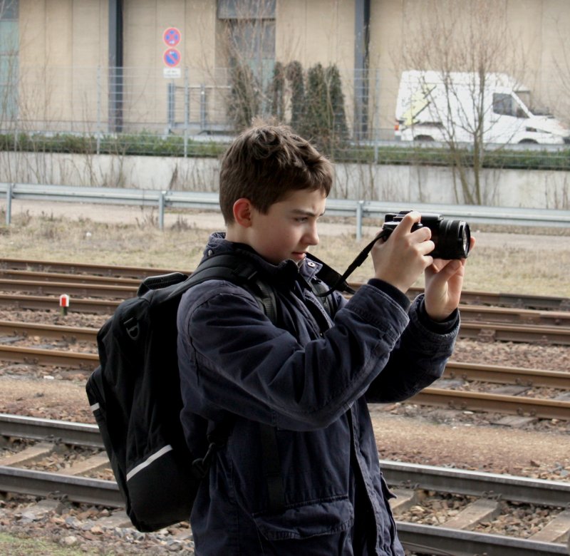 Der Korbinian E. beim Fotografieren. (Bahnbilder Treffen in Regensburg am 14.03.2009)