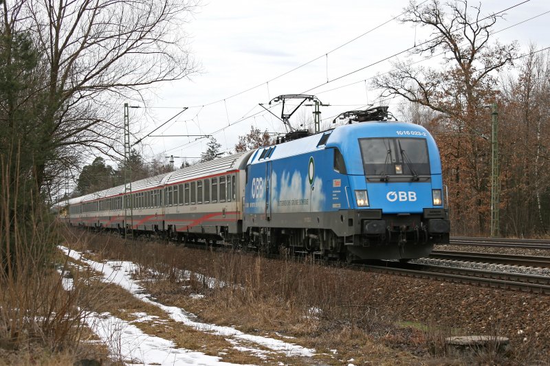 Der Kyoto Taurus 1016 023 mit IC 89 am 08.03.2009 in Haar (bei Mnchen).