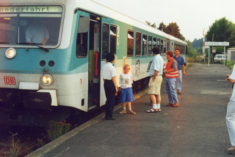 Der Letzte Zug auf der Bliestalbahn. 628 523 mit einem Sonderzug von Blieskastel Stadt und J�gersburg am 20. August 1995 zum Erlebnistag Lautertal.