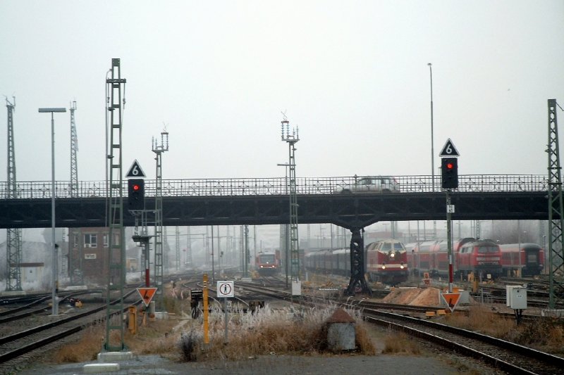 Der  Marzipan-Express  der Berliner Eisenbahnfreunde wurde abgestellt und wird gewartet.
Lbeck Hbf (22.12.2007)