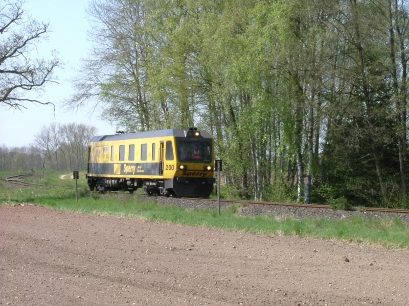 Der Messzug kurz vor Hirschau. (23.04.2007 Strecke Amberg-Schnaittenbach)