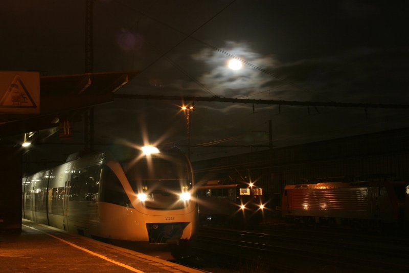 Der  Mond von Wanne-Eickel  schaut auf VT 2.08 der NWB und berwacht die Vorbereitungen zum Dienst der 140 649 am 22.01.2008.