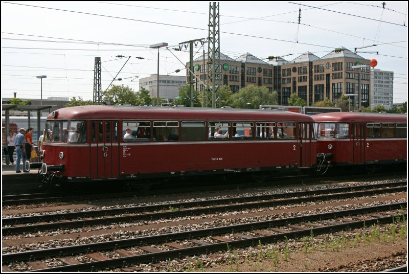 Der  Nebenbahnretter  am 01.07.07 in M�nchen. Der ehemalige M�hldorfer VS 998 840 steht auf Gleis 11 abgestellt. Heute ist der Schienenbus im Besitz der Passauer Eisenbahnfreunde.