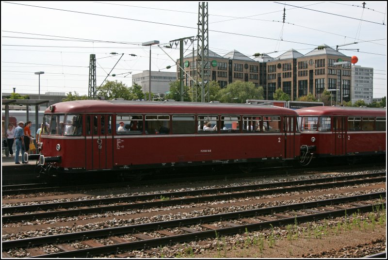 Der  Nebenbahnretter  am 01.07.07 in Mnchen. Der ehemalige Mhldorfer VS 998 840 steht auf Gleis 11 abgestellt. Heute ist der Schienenbus im Besitz der Passauer Eisenbahnfreunde.