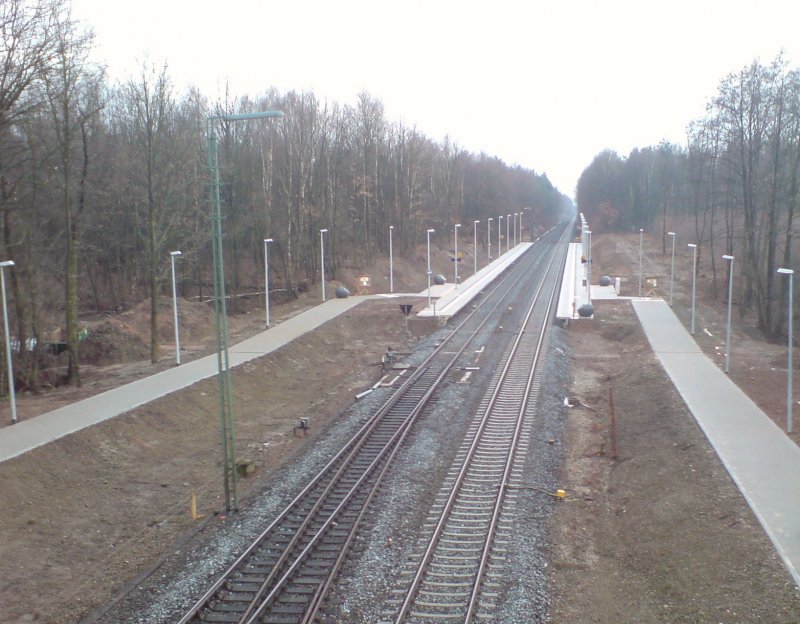 Der neu erbaute Bahnhof Altenstadt (Waldnaab) seit dem 09.12.07 halten auch hier Zge 