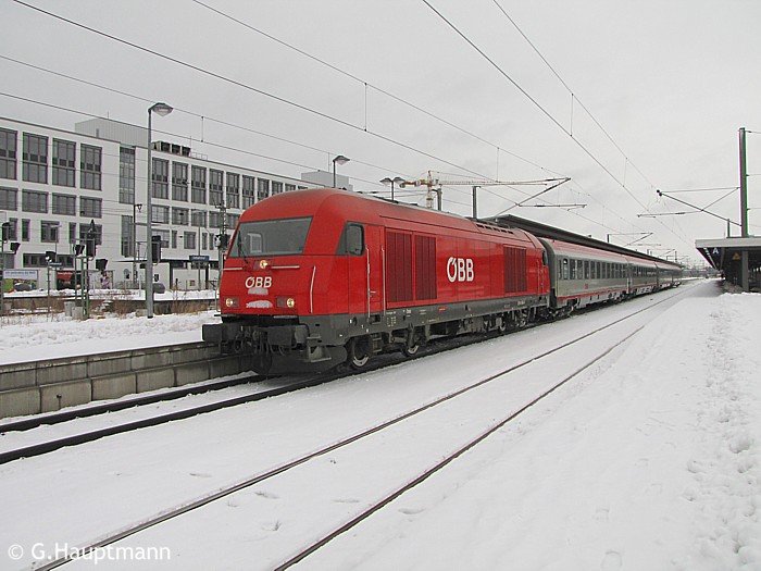 Der neue Star unter den RE´s von Mhldorf nach Mnchen und zurck: 2016 066 mit RE von Linz via Mhldorf in Mnchen Ost. 22.2.09