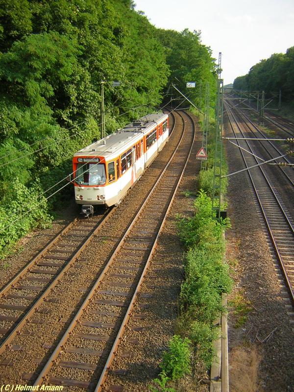 Der Pt-Triebwagen 662 am 14.07.2005 bei Frankfurt - Louisa auf
der Linie 14 mit Fahrziel Bornheim / Ernst-May-Platz.