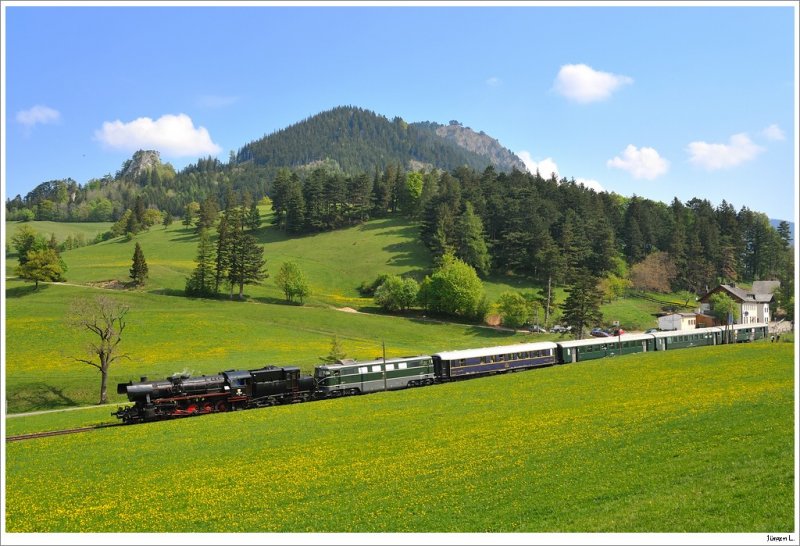 Der R16205 hier nach dem kurzen Halt bei der EK bei Grnbach-Klaus. 3. Mai 2009.