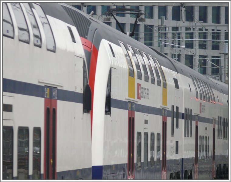 Der RABe 514 bringt ein wenig Schwung in die quadratischen Formen. Zrich Altstetten. (31.03.2009)