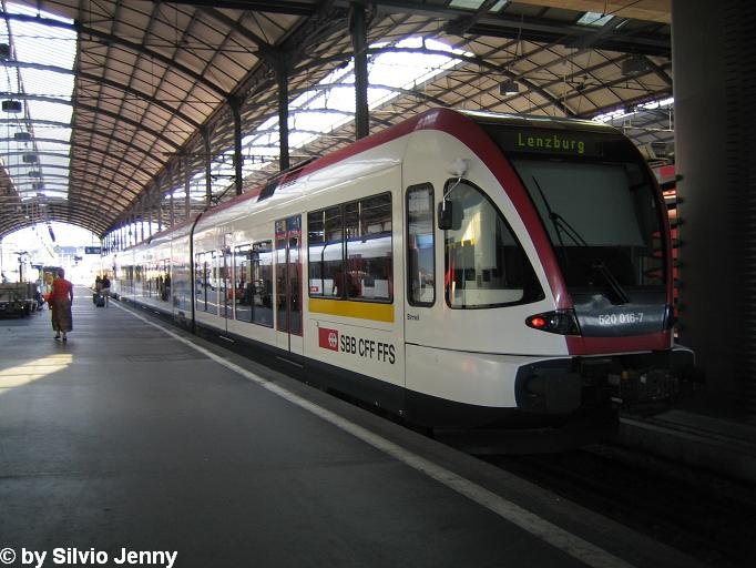 Der RABe 520 016-7 ''Birrwil'' stand am 27.7.06 als S9 nach Lenzburg in Luzern.