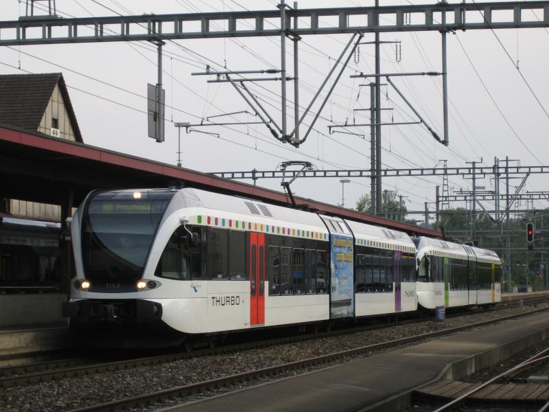 Der RABe 526 711 ''Bodensee'' stand am 27.6.05 mit einem weiteren GTW als S41 nach Frauenfeld in Oberwinterthur.