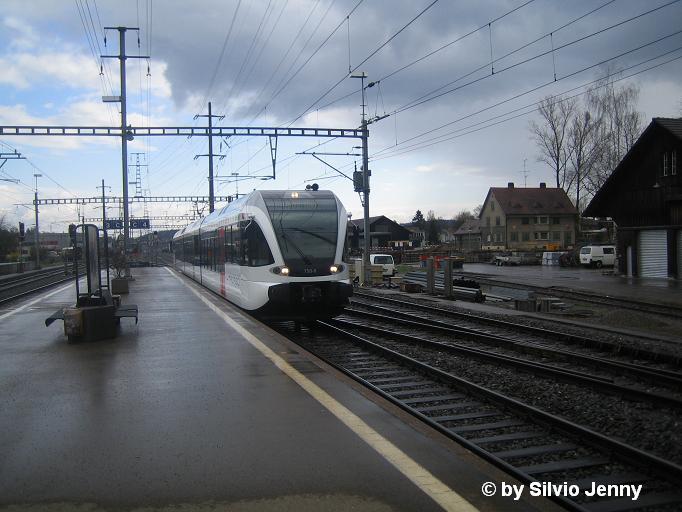 Der RABe 526 758-8 erreichte am 16.4.06 Oberwinterthur als Regio 8026 aus Rorschach.