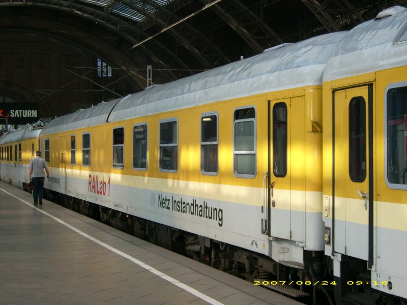 Der Railab 1  war der zweite Wagen des Messzuges, den 120 502 am 24.08.07 in den Leipziger Hbf zog