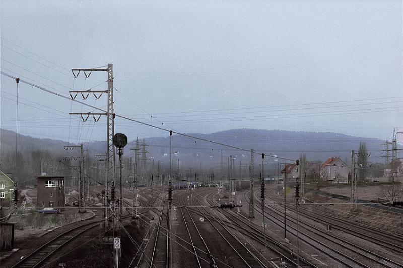 Der Rangierbahnhof Hagen-Hengstey im Zustand von 1969.
Die zwei rechten Pz-Gleise fhren zur Ruhr-Sieg Strecke, die links daneben nach Hamm usw. Die anderen Gleise gehren zum Rbf und werden hauptschlich von Gterzgen benutzt!
