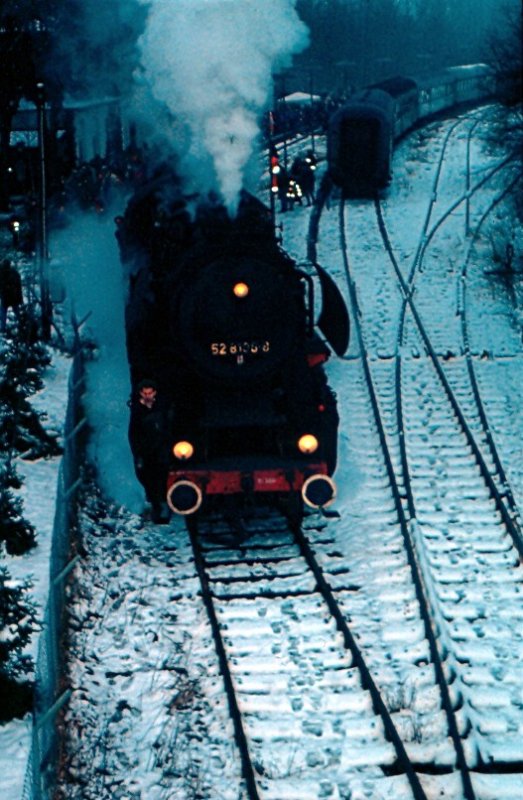 Der Rangierleiter hatte hier schon einen sicheren Stand n�tiig, denn der Lokf�hrer hatte zum umsetzen ganz ordentlich aufgemacht.