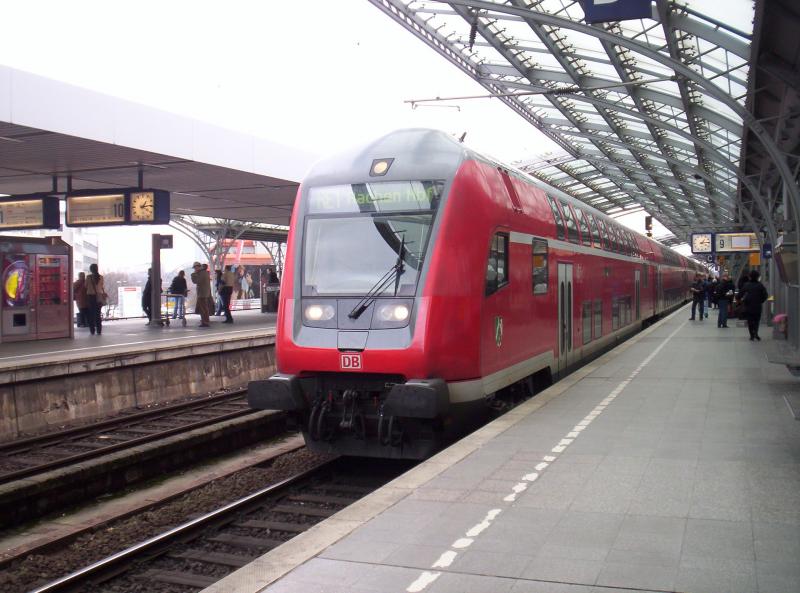 Der RE 1 auf dem Weg nach Aachen Hbf in Kln. 10.04.2006