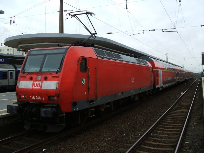 Der RE 1 von Hamm nach Aachen ,im Schub die 146 016-1 ,(13.09.2007)