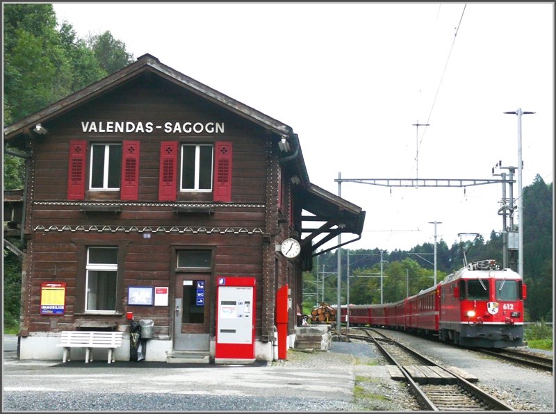 Der RE 1245 mit Ge 4/4 II 612  Thusis  nimmt mich wieder mit nach Chur, denn nach einer zweistndigen Pause fngt es wieder an zu regnen. (13.09.2008)