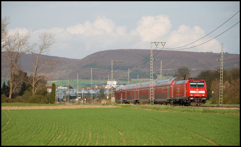 Der RE 19470 mit 146 208 ist auf dem Weg nach Stuttgart Hbf. Aufgenommen am 24.04.08 bei Aalen-Essingen.